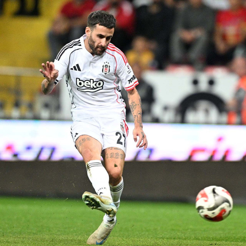 Beşiktaş’ta bomba ayrılık! Transfer için İstanbul’a geldiler! Kasaya 7.5 milyon euro girecek - Resim: 4