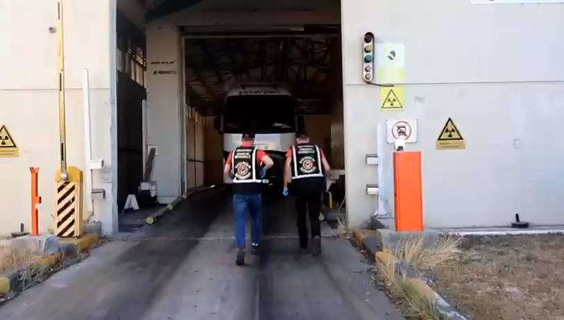 Tır dorsesinde yakalandı! Arif Kocabıyık yurt dışına kaçıyordu - Resim : 2