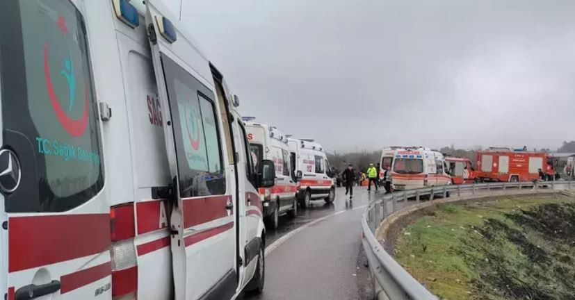 Antalya'da otobüs devrildi! 9 kişi öldü, çok sayıda yaralı var - Resim : 3