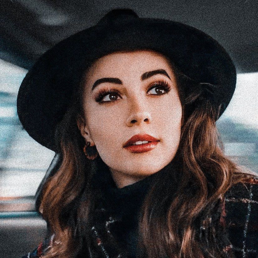 Aşk Mantık İntikam'ın Esra'sı Burcu Özberk'in havuz pozu mest etti - Resim: 1