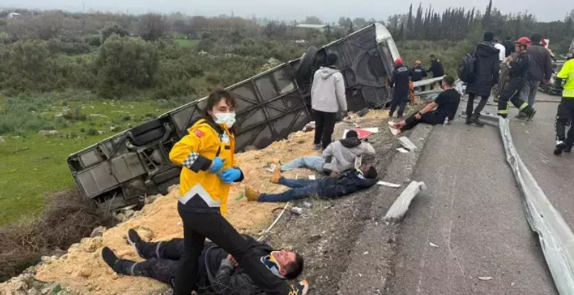 Antalya'da otobüs devrildi! 9 kişi öldü, çok sayıda yaralı var - Resim : 6