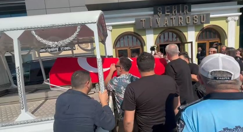 Usta oyuncu Zihni Göktay'a acı veda: Son yolculuğuna uğurlanıyor - Resim : 2