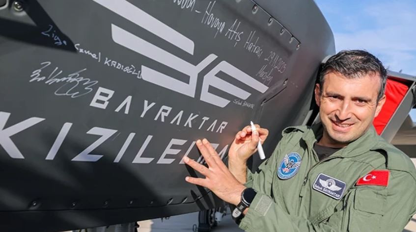 KIZILELMA'nın başarısı dünyada yankılandı: Dünya şaşkınlıkla izledi! 'Görünmeden gör, vurulmadan vur' - Resim : 3