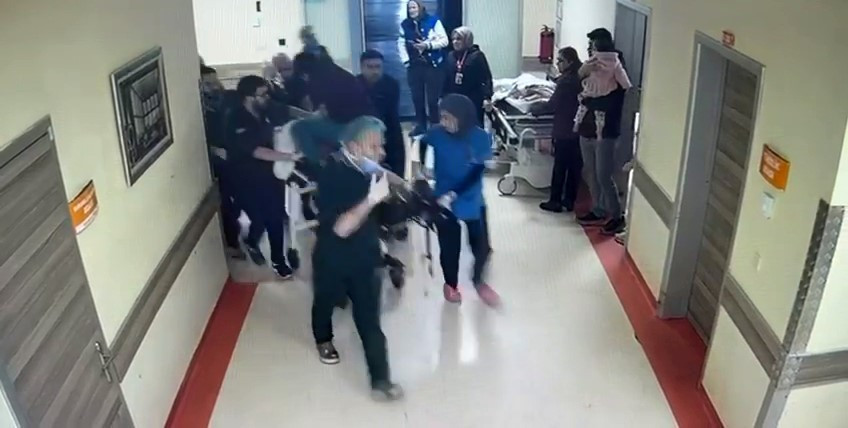 Türkiye'nin konuştuğu cinayette yeni görüntüler ortaya çıktı! Atlas hastaneye böyle getirildi - Resim : 1