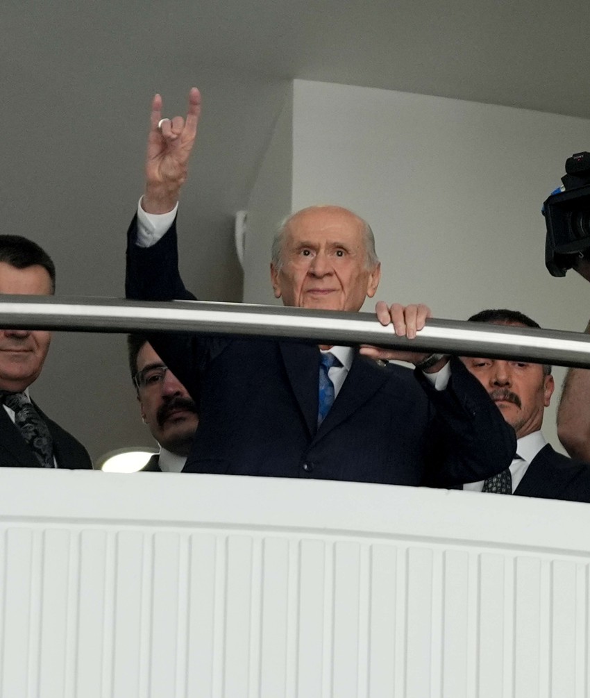 MHP lideri Devlet Bahçeli'den 65 gün sonra ilk görüntü! Türkeş'in mezarını ziyaret etti, MHP Genel Merkezi'nde mesaiye başladı - Resim : 11