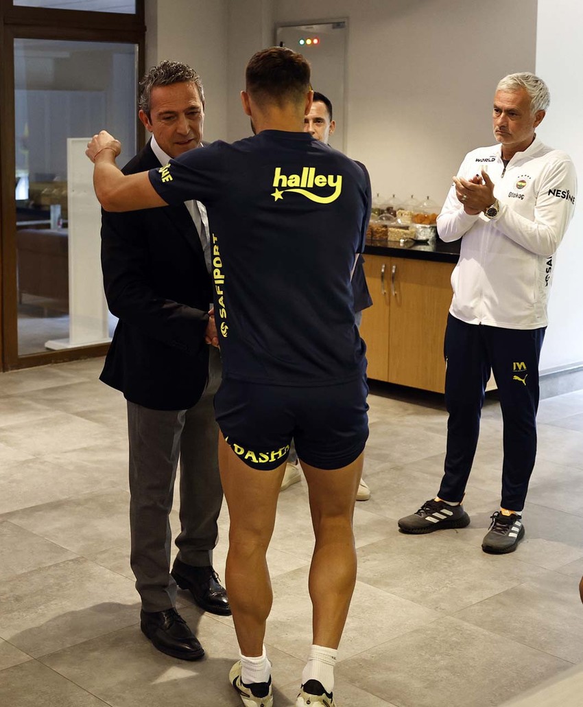Tesislerde veda edilmişti! tv100 Spor Müdürü Ersin Düzen anlattı:  Dzeko ve Tadic’in ayrılığının perde arkası ortaya çıktı! - Resim : 1