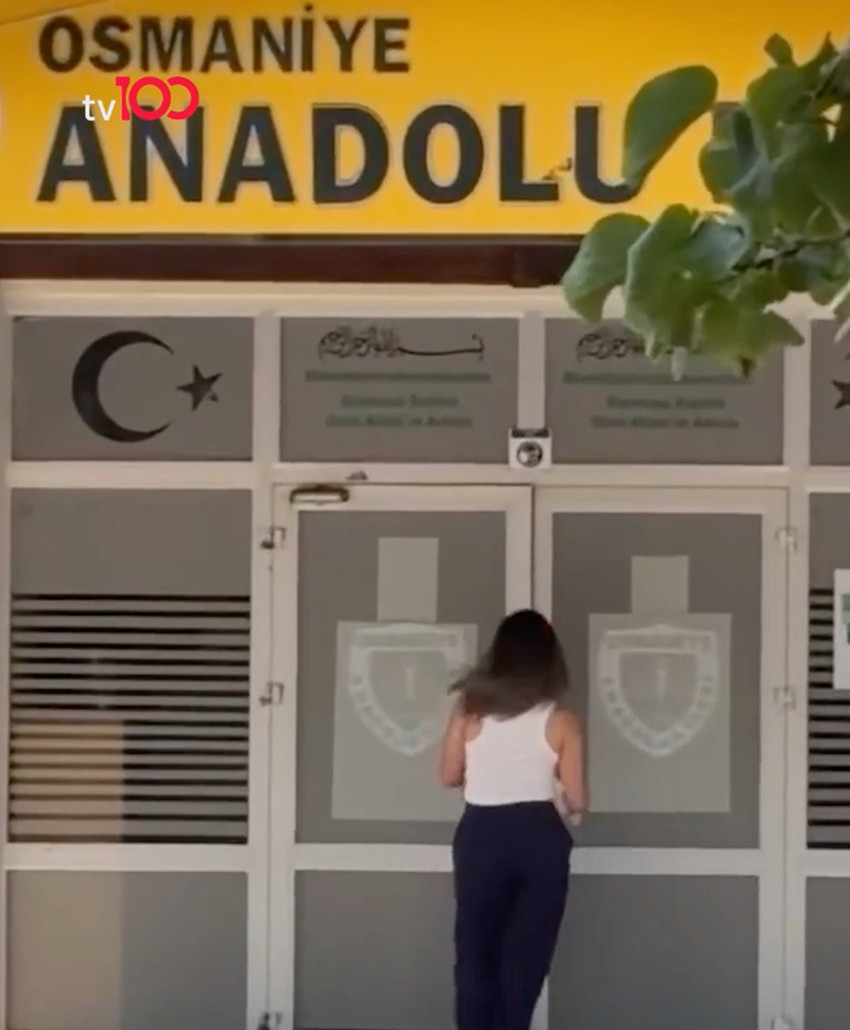 Sosyal medyanın konuştuğu görüntüler... YKS sınavında koşan öğrencinin üstüne kapıyı kapattı o görüntülere tepki yağdı - Resim : 2