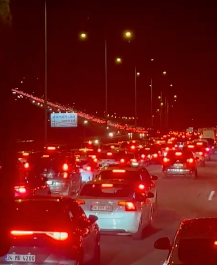 Şiddetli deprem sonrası İstanbul'da 2 gün eğitime ara verilmişti: İstanbullular Anadolu illerine gitmeye başladı - Resim : 1
