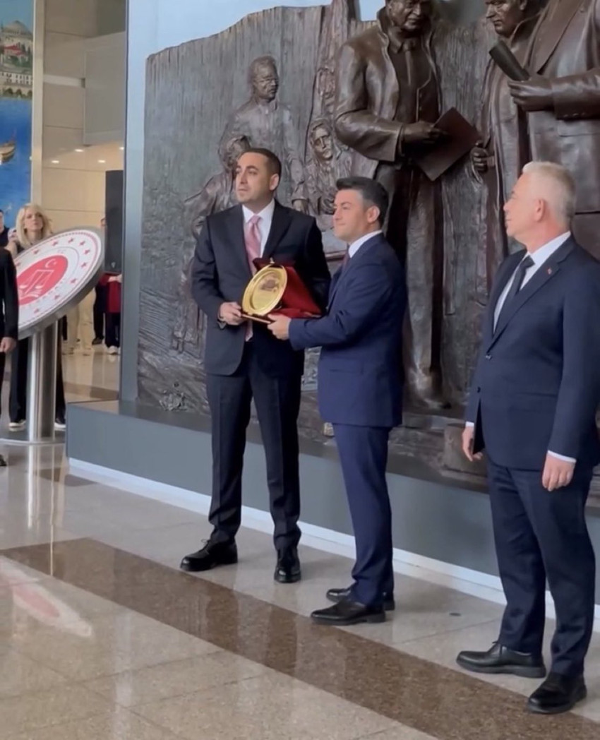 Aykut Çelik’e İstanbul Adalet Sarayı’nda veda töreni! Çelik: Mesleğin en zor tarafı güzel insanları geride bırakmak - Resim : 1