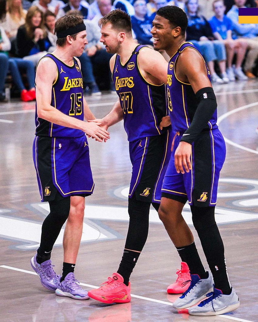 NBA’de Luka Doncic’in intikam gecesi! Lakers, Mavericks'i yendi, play-off’a biletini kaptı! - Resim : 1