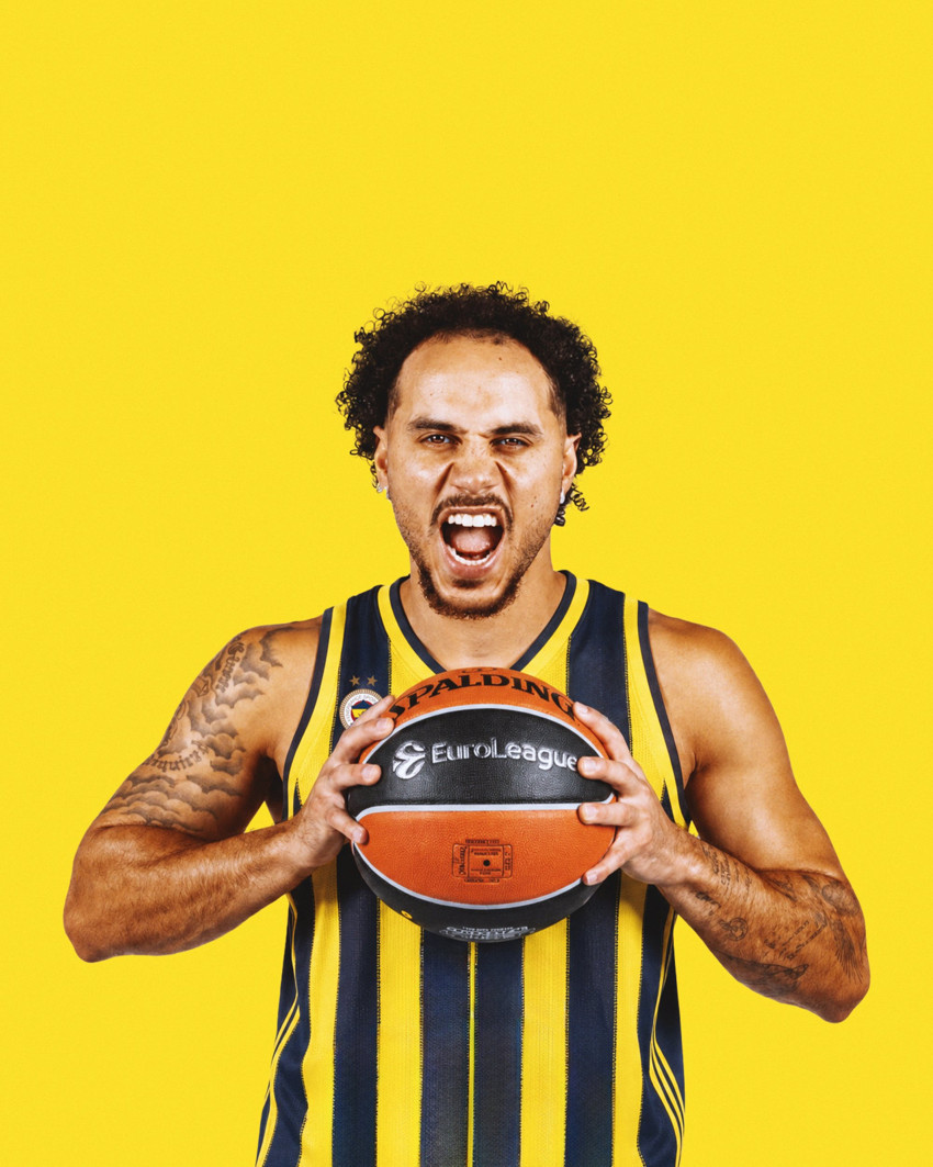 Ve basketbolda yılın transferi açıklandı! Fenerbahçe resmen duyurdu! 2 yıllık sözleşme imzalandı - Resim : 1