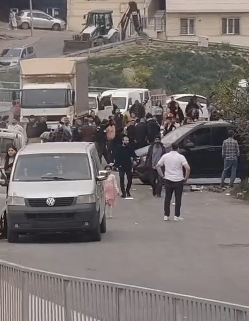 Esenyurt’ta mahalle düğününde silahlar konuştu: Çok sayıda yaralı ve gözaltılar var - Resim : 1