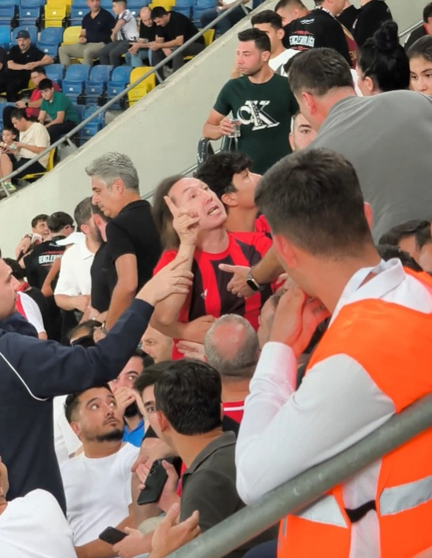 Tribün zorbasının sabrı 4 yaşına kadarmış! O holigan bakın kim çıktı! - Resim : 2