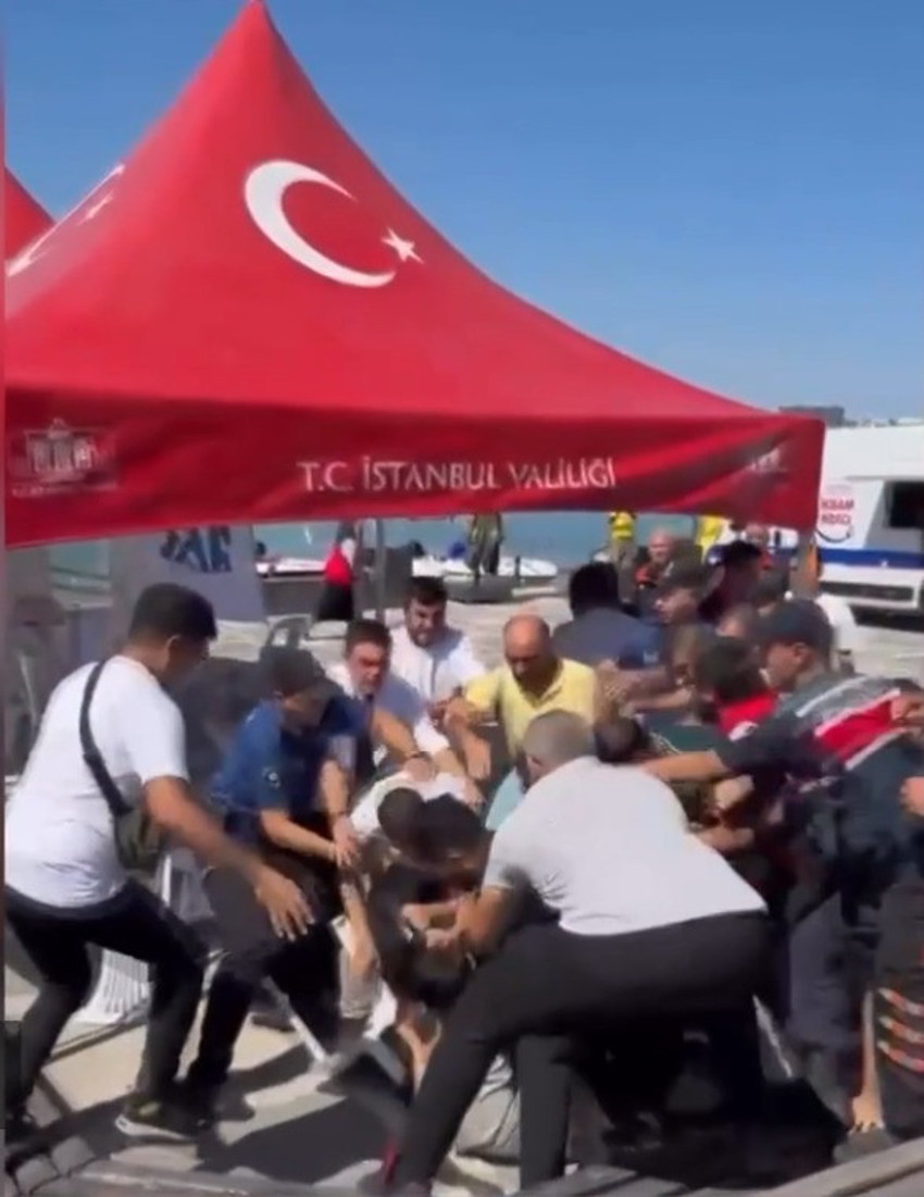 Gemi mürettebatının yakınlarından çirkin saldırı! Görevini yapan gazetecileri hedef aldılar - Resim : 5