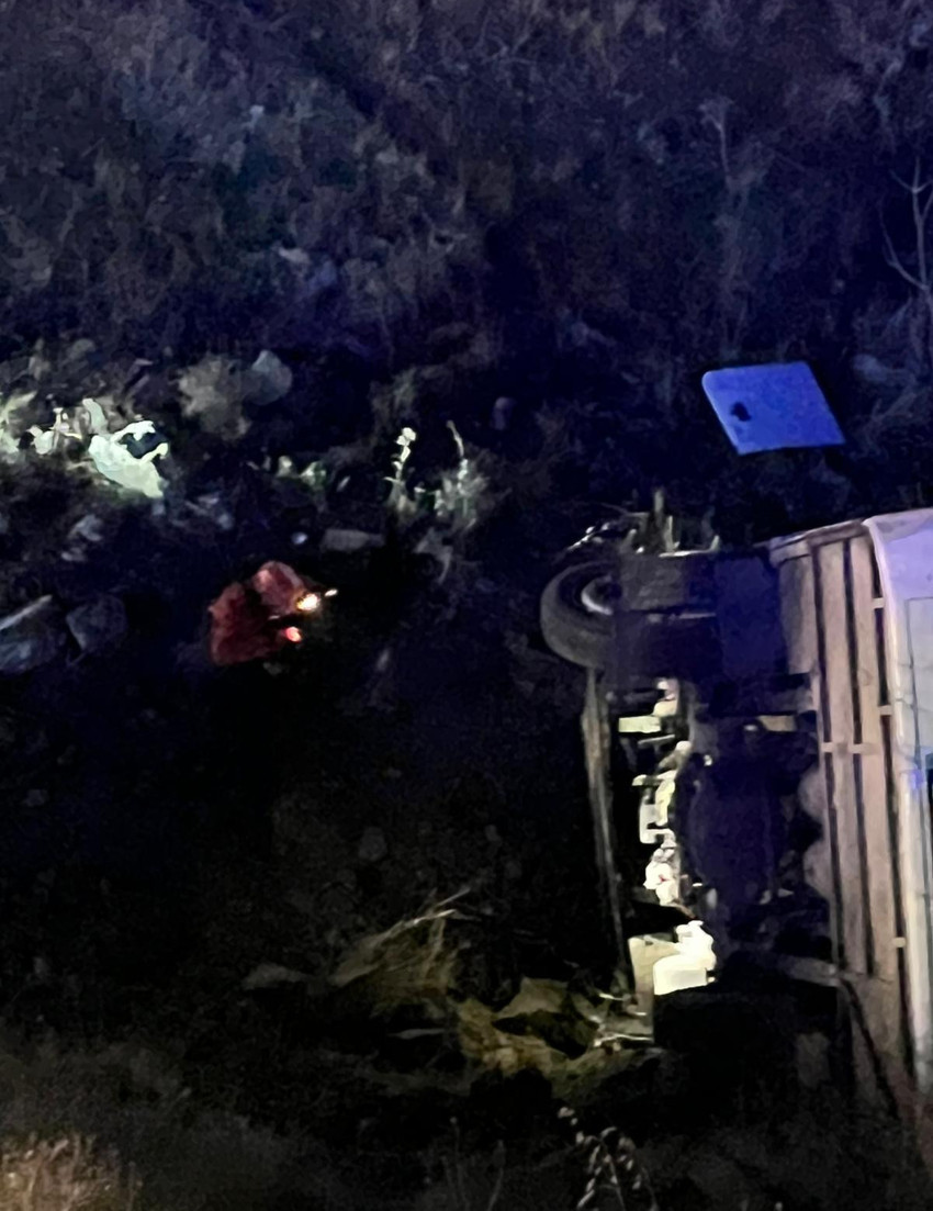 Siirt’te maden işçilerini taşıyan midibüs uçuruma yuvarlandı: 2’si ağır 15 yaralı - Resim : 1