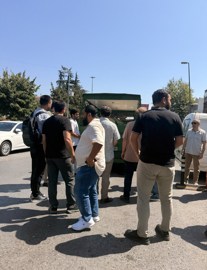 Üsküdar'daki lüks villada sır ölüm: Ünlü yazar evinde ölü bulundu! Eski eşi silah sesi duyunca ekiplere haber verdi - Resim : 3