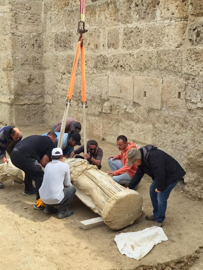 Denizli'de antik kentte tarihi keşif: 2 metrelik Athena heykeli ortaya çıkartıldı - Resim : 4