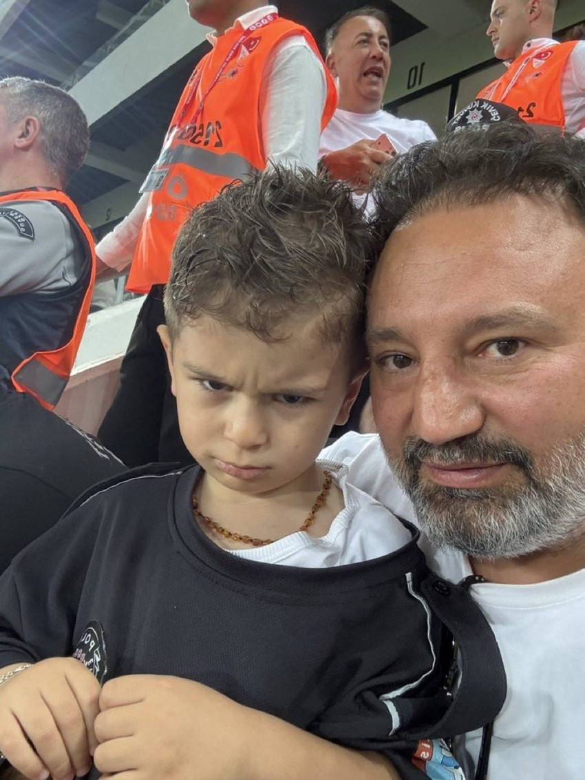 Tribün zorbasının sabrı 4 yaşına kadarmış! O holigan bakın kim çıktı! - Resim : 3
