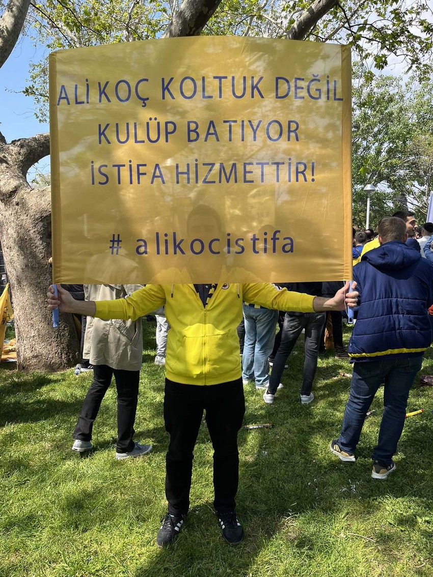 Fenerbahçe taraftarları toplandı! Başkan Ali Koç’a istifa çağrısı! - Resim : 2