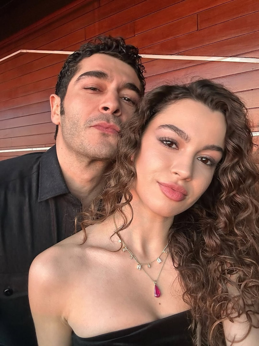 Burak Deniz ile Yaren Güldiken'in aşk yaşadığı iddia edilmişti! Gerçek çok kısa süre sonra ortaya çıktı - Resim : 1