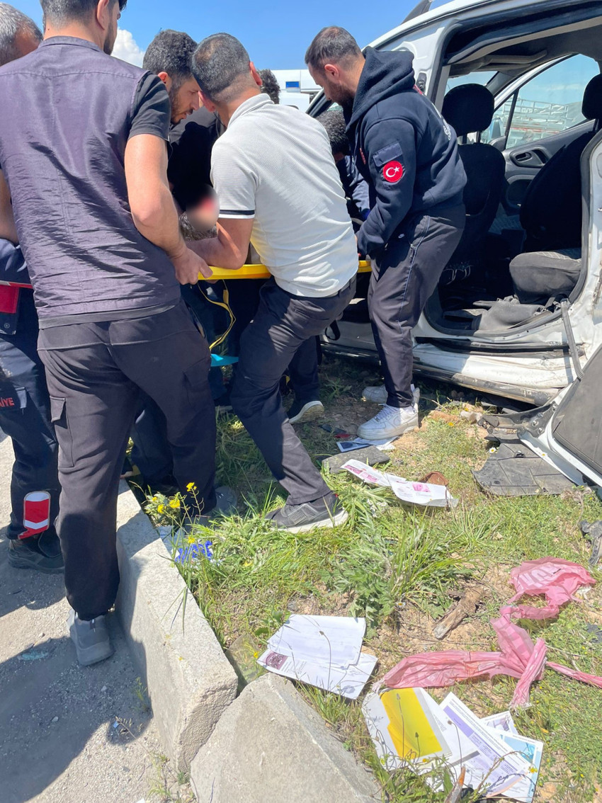 Van'da feci kaza! Çok sayıda ölü ve yaralı var - Resim : 1