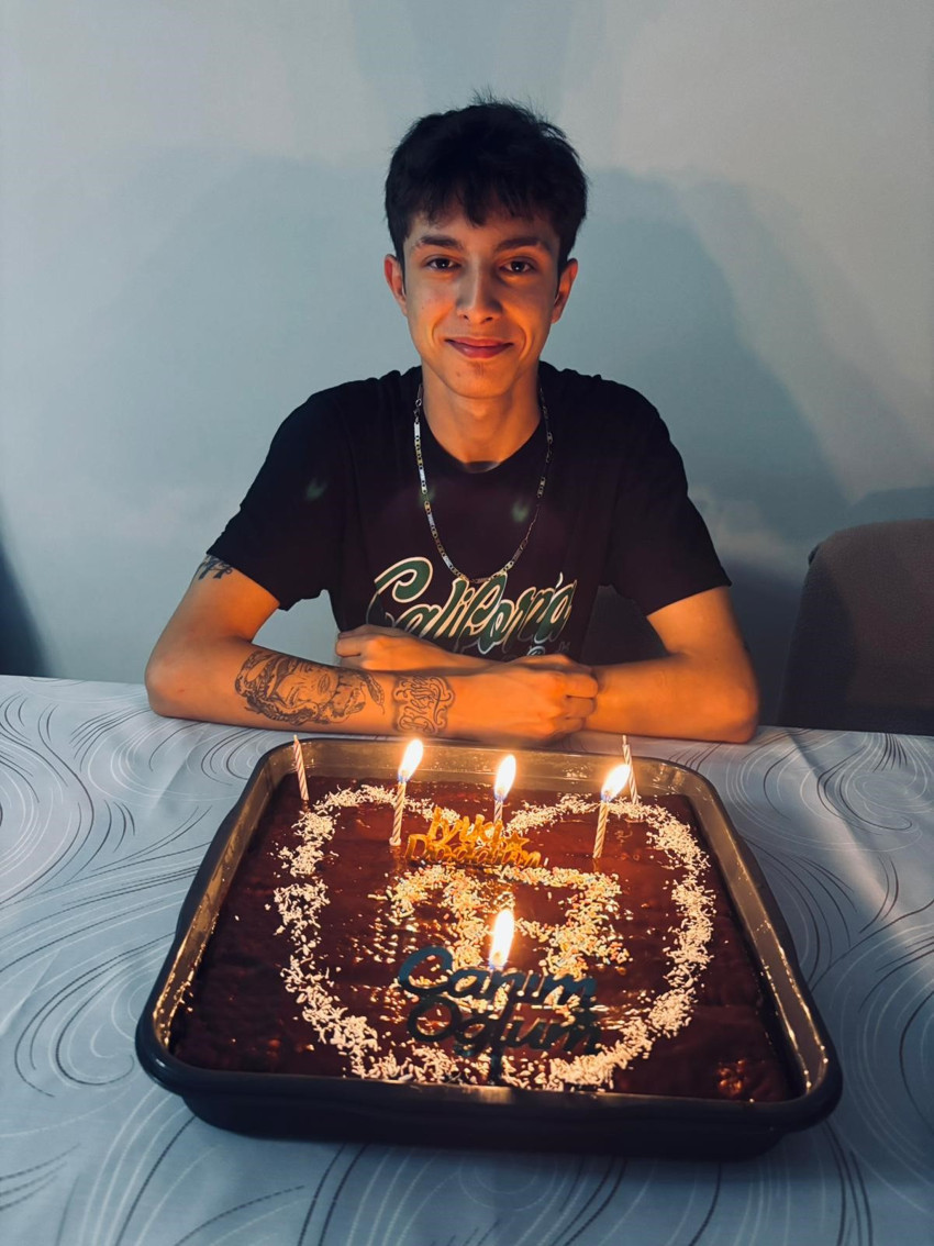 Kocaeli'de akran dehşeti: TikTok'ta beğeni attı diye bıçakla saldırdı! Yürek yakan doğum günü detayı! Anne gözyaşları içinde feryat etti - Resim : 2