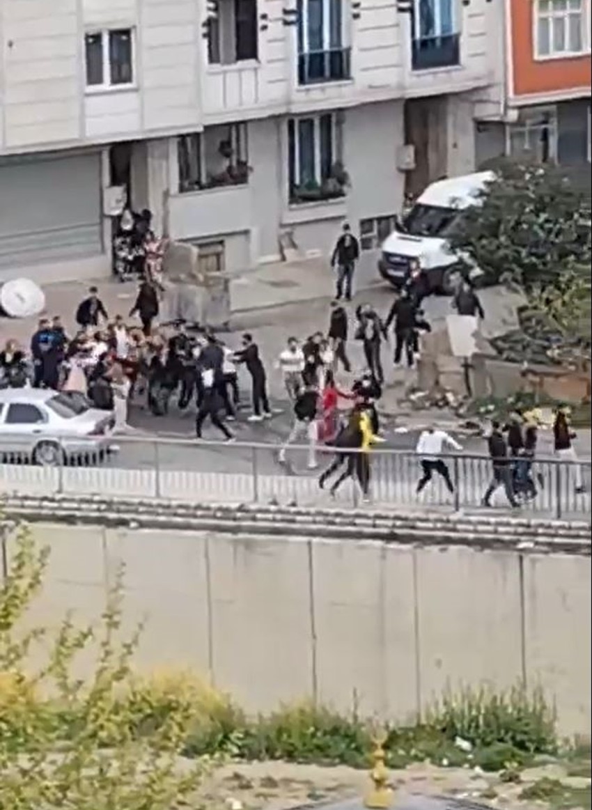 Esenyurt’ta mahalle düğününde silahlar konuştu: Çok sayıda yaralı ve gözaltılar var - Resim : 2