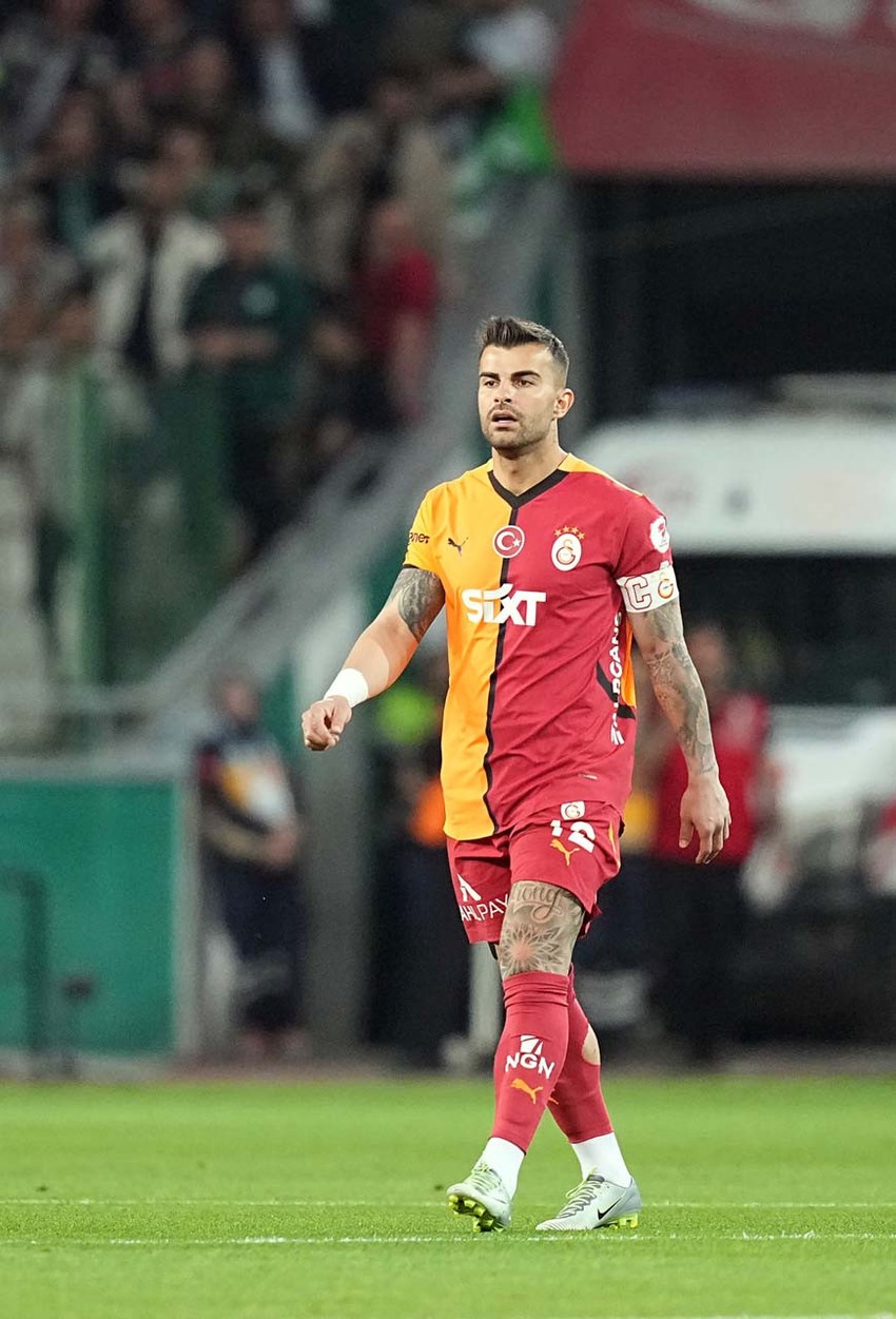 Galatasaray’ın yıldızı Abdülkerim Bardakcı’dan flaş sözler! Konyaspor taraftarına isyan etti - Resim : 1