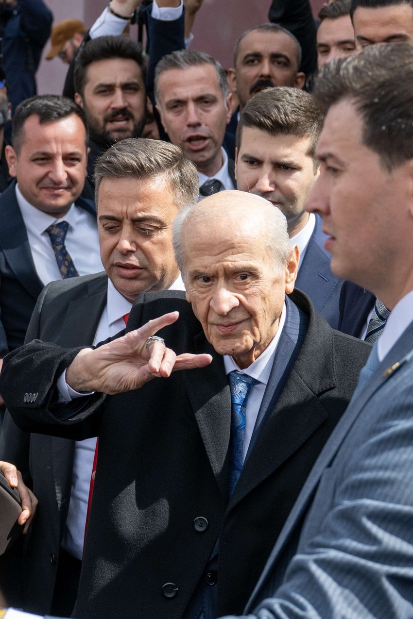 MHP lideri Devlet Bahçeli'den 65 gün sonra ilk görüntü! Türkeş'in mezarını ziyaret etti, MHP Genel Merkezi'nde mesaiye başladı - Resim : 23