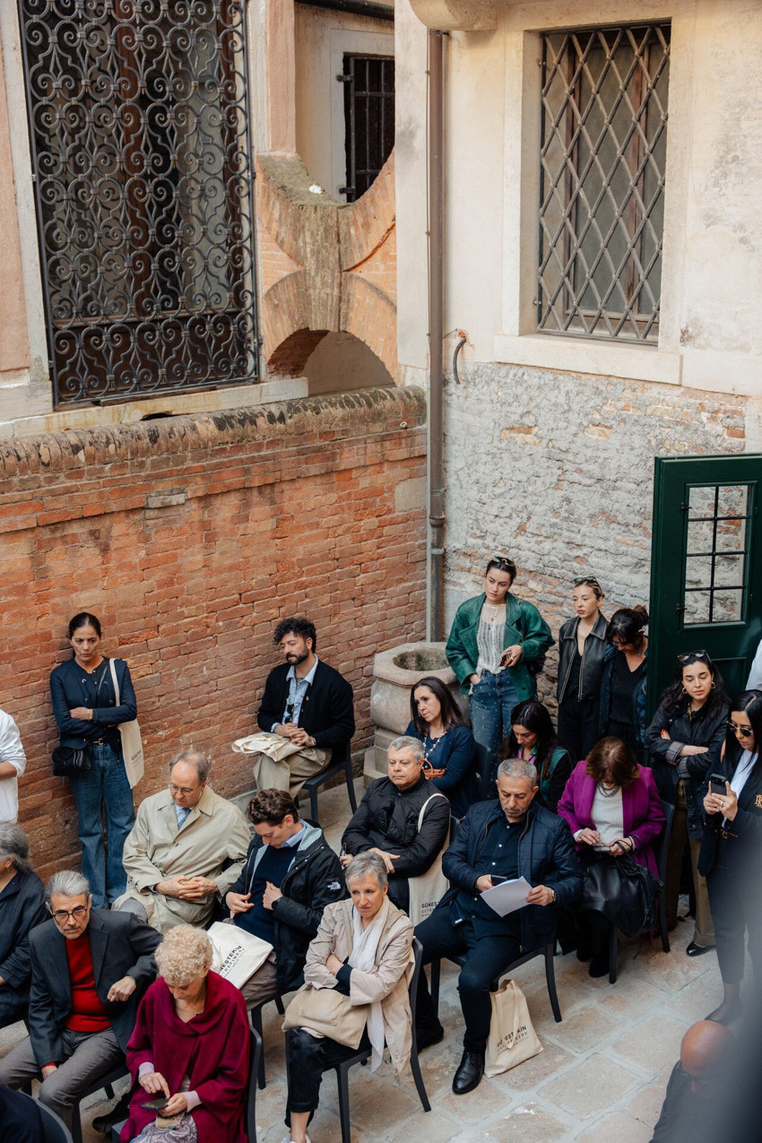 Ahmet Güneştekin'ten Venedik çıkarması! Yılın sergisi geliyor: Sessizlik” Venedik’te yankı uyandıracak - Resim : 11
