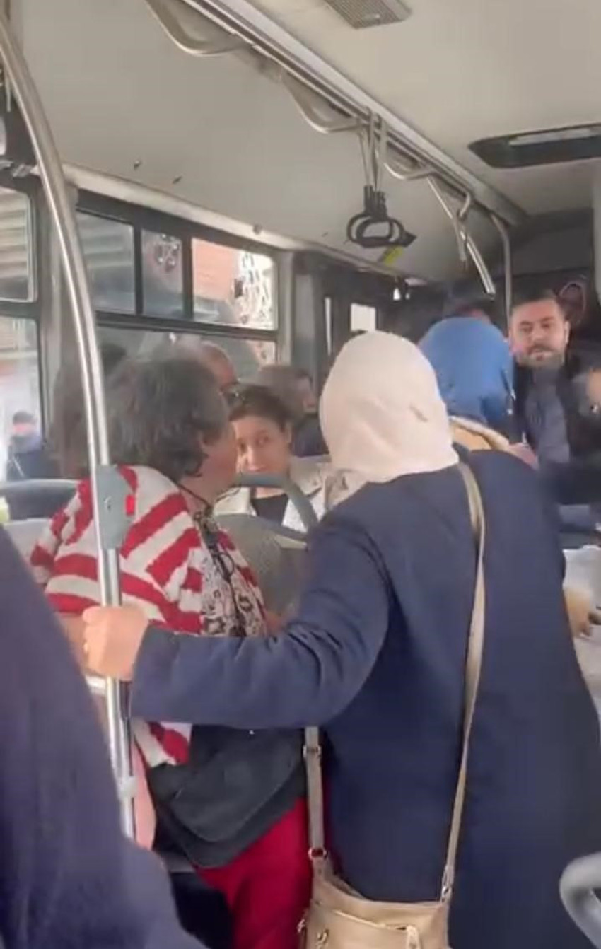 Otobüste şoke eden kavga: Kadınlar şoförün kolunu ısırdı! - Resim : 4