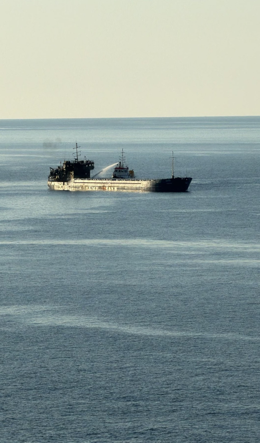 Balıkçıların ihbarı ortaya çıkardı: Dron saldırısına uğrayan gemi Giresun'a sürüklendi - Resim : 2
