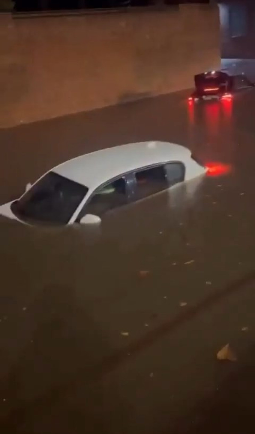 İngiltere, Galler ve İrlanda'da 'Claudia Fırtınası' etkili oldu - Resim : 1