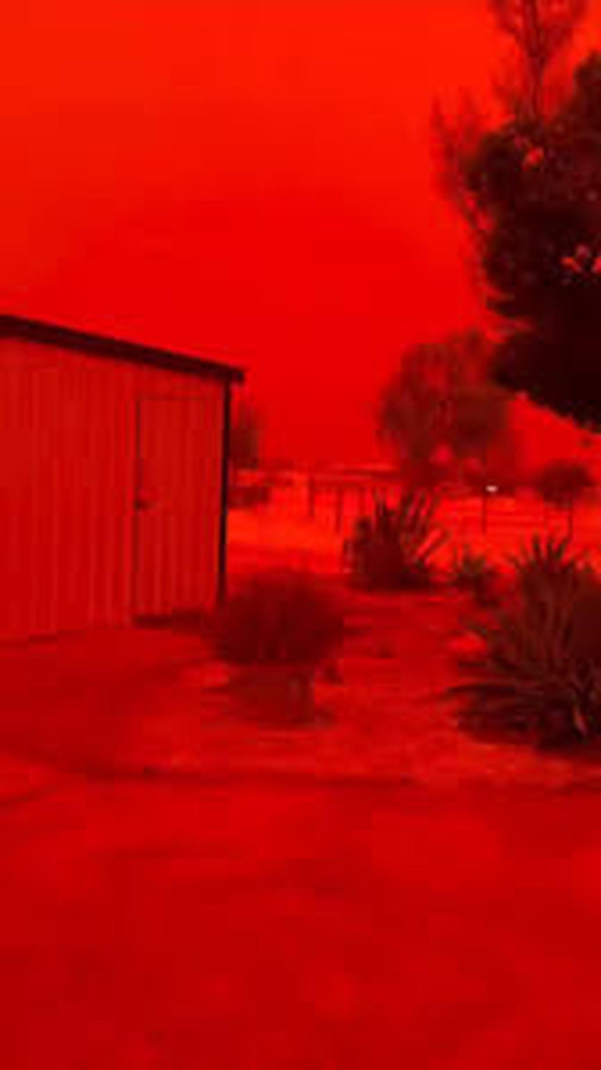 İnanması zor ama gerçek! Avustralya'da gökyüzü kan kırmızısına büründü! - Resim : 2