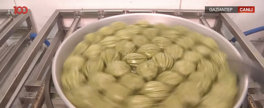 tv100 lezzetin merkezi Gaziantep'te! Türkiye'nin gurur tatlısı: Baklava! Tülden ince hamuruyla UNESCO'dan tescilli - Resim : 2
