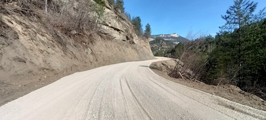 Karabük'te 16 gün önce meydana gelmişti. Kapanan yol ekiplerin çalışmasıyla yeniden açıldı - Resim : 1