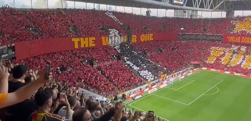 Galatasaray'dan Başakşehir maçı öncesi Fenerbahçe'ye gönderme - Resim : 4