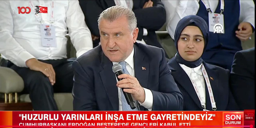 Cumhurbaşkanı Erdoğan Beştepe'de gen&ccedil;lerle buluştu: Bakan Bak ile dikkat &ccedil;eken diyalog: "S&uuml;rpriz ne, kazanacağız desene" - Resim : 3