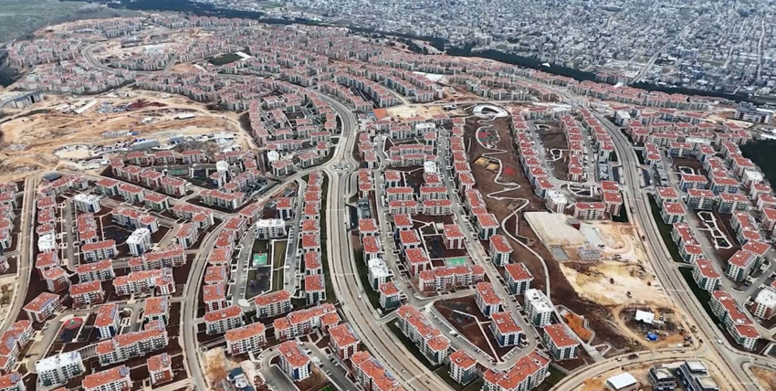 Ruhi Çenet belgeselinde asrın inşasını anlattı! İndere’yi yürüyerek bitiremedi: Sonuna ulaşmak imkansız - Resim : 3