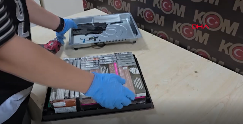 İzmir'de polisin dikkati milyonluk vurgunu ortaya &ccedil;ıkardı: Elektrikli ısıtıcının i&ccedil;ine gizlemişler! - Resim : 3