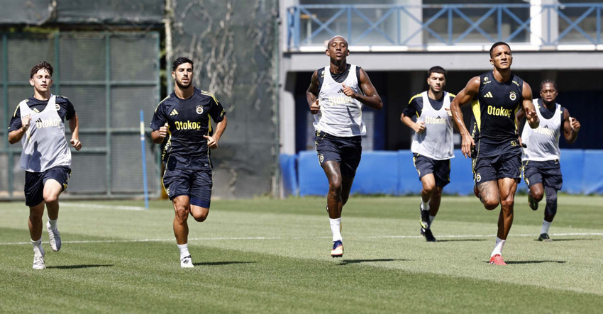 Fenerbahçe’de büyük buluşma! Kerem Aktürkoğlu ve Mert Hakan Yandaş birbirlerini böyle karşıladı! - Resim : 1