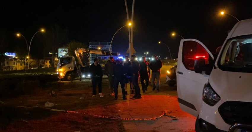 Ankara&rsquo;da motosiklet faciası! Aydınlatma direğine &ccedil;arpan s&uuml;r&uuml;c&uuml; &ouml;ld&uuml; - Resim : 2