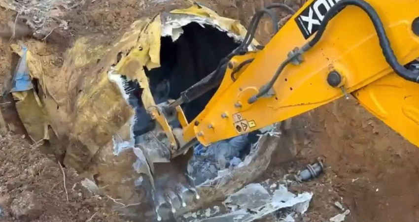 İstanbul'da dev operasyon! Polis dron ile tespit etti! Yeraltında çuval çuval silah parçası bulundu - Resim : 4