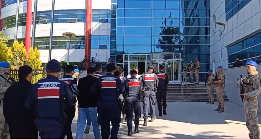 34 ilde dolandırıcılık ve yasa dışı bahis operasyonu! 293 şüpheli yakalandı - Resim : 1