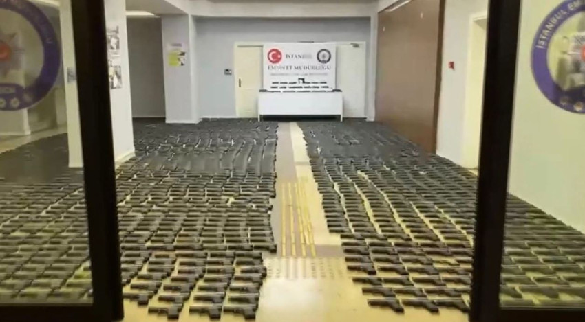 İstanbul'da dev operasyon! Polis dron ile tespit etti! Yeraltında çuval çuval silah parçası bulundu - Resim : 2