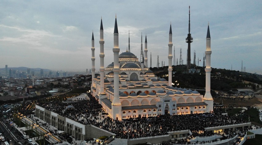 İstanbul'da sabah ezanına 'mesai' ayarı