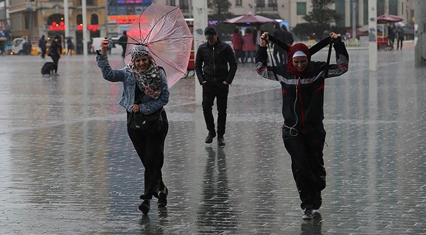 İstanbul'un 3 ilçesi için şiddetli yağış uyarısı!