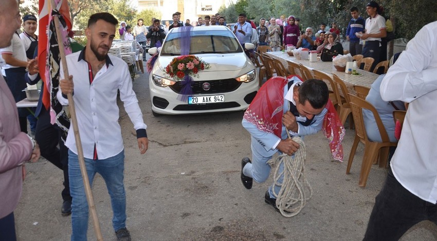 İşkence gibi gelenek!