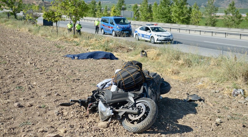 Eskişehir'de motosiklet kazasında sürücü öldü