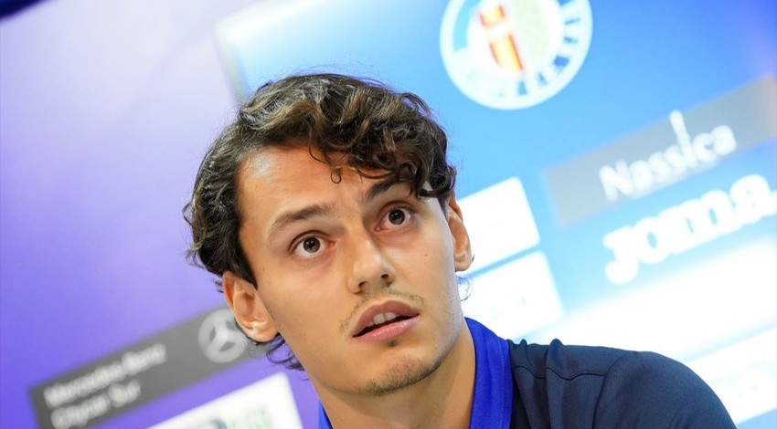 Getafe Enes Ünal'ı tanıttı
